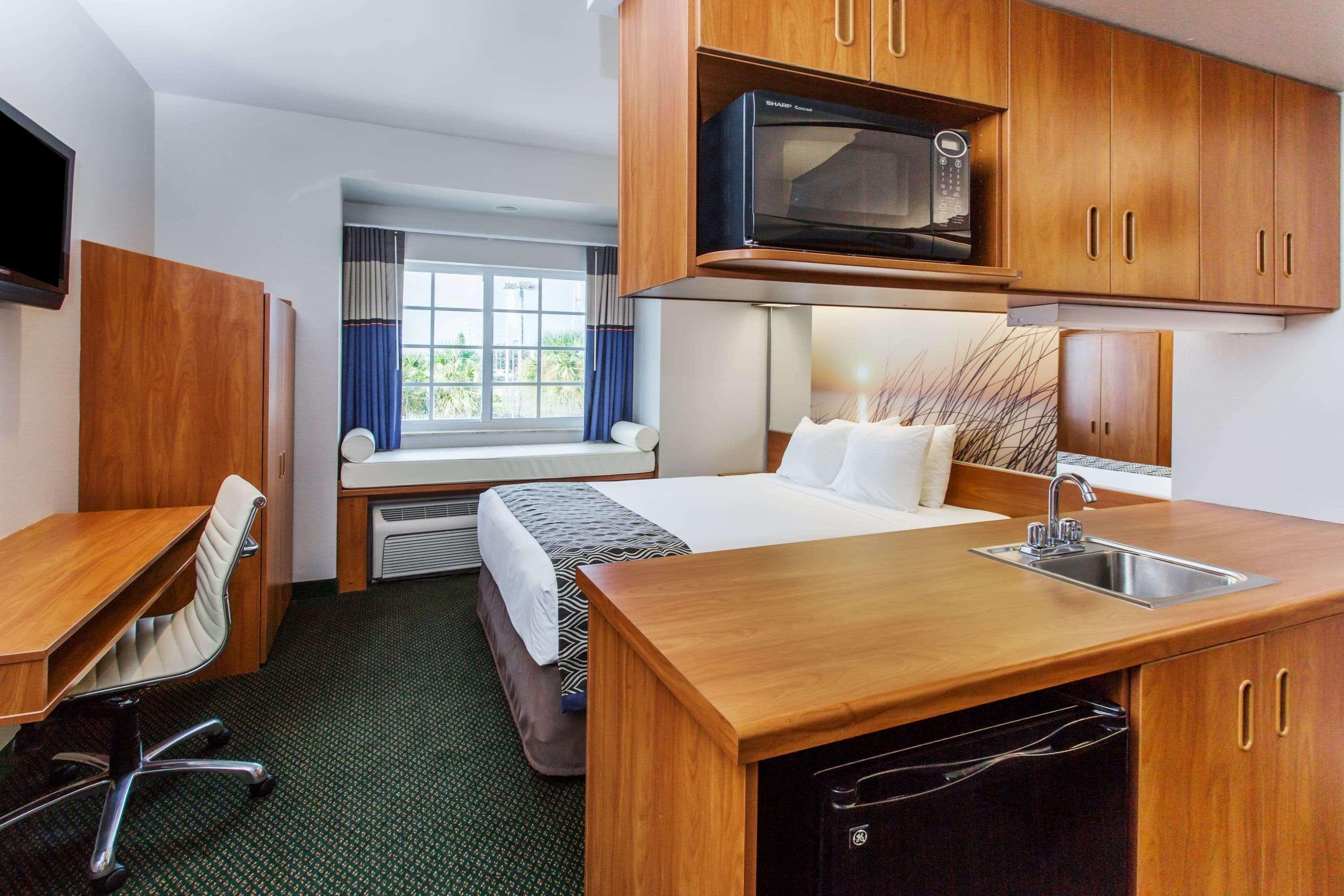 Microtel Inn & Suites By Wyndham Port Charlotte Punta Gorda Esterno foto